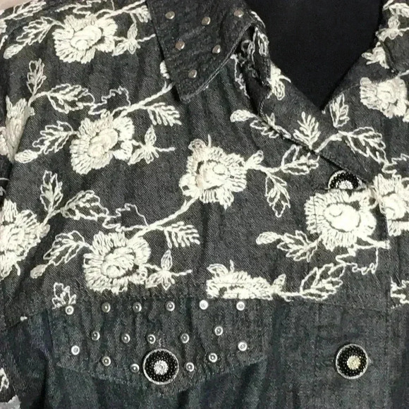 Cache Floral Embroidered Cropped Gray Cream Denim Embellished Jacket Siz… - Picture 3 of 7